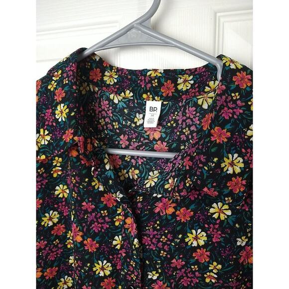 BP Black Floral Ruffle Semi Sheer Cap Sleeve Collar Button Top. Size M - Picture 3 of 8